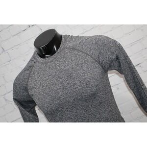 Fabletics Gym Shirt Mens Small Gray Long Sleeve Crew Neck Raglan Activewear